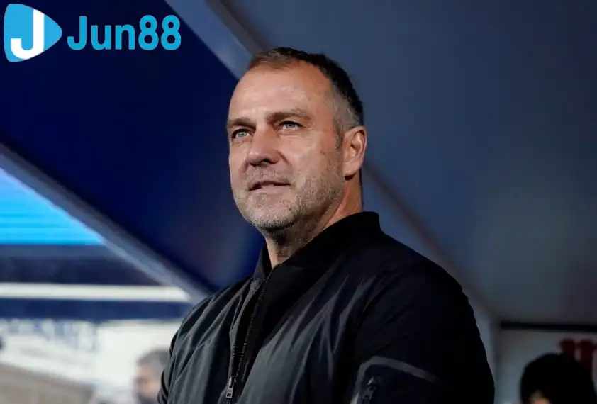 Flick được cho là muốn bổ sung một trung vệ chất lượng cho Barcelona vào kỳ chuyển nhượng mùa đông