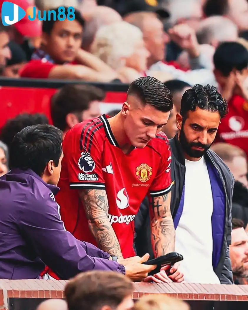 Sesko sẽ là niềm kì vọng lớn của MU trong trận đấu với Man City cuối tuần này (Ảnh: Nền tảng X) Sesko sẽ là niềm kì vọng lớn của MU trong trận đấu với Man City cuối tuần này (Ảnh: Nền tảng X)