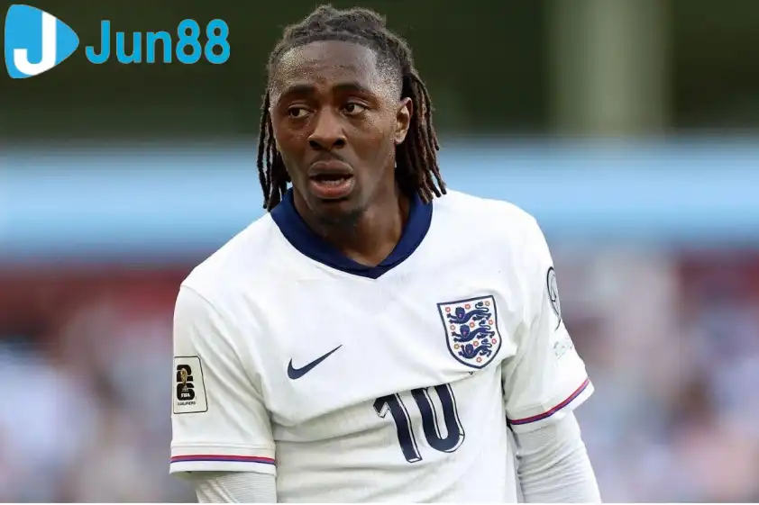 Eze bị HLV Thomas Tuchel nhắc nhở sau trận đấu (Ảnh: X). Eze bị HLV Thomas Tuchel nhắc nhở sau trận đấu (Ảnh: X).