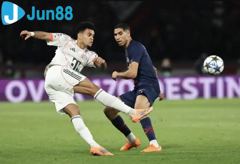 Diaz nhanh chóng giúp Bayern vươn lên dẫn trước với cú đúp đẳng cấp. (Ảnh: ESPN) Diaz nhanh chóng giúp Bayern vươn lên dẫn trước với cú đúp đẳng cấp. (Ảnh: ESPN)