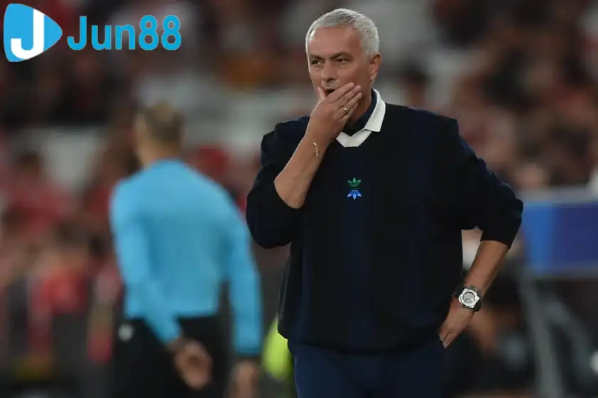 Mourinho hiện nay không còn thính nhạy - Ảnh: A Bola